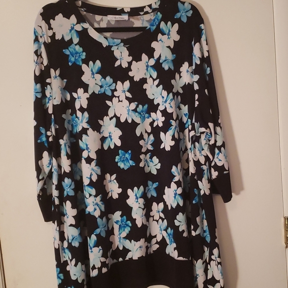 Calvin Klein Tops - 💥 Calvin Klein floral print 2X